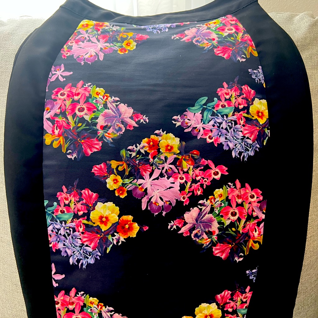 Ted Baker Skirt Blk And Floral Long Zipper On Back